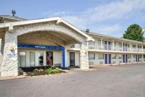 Motel 6-Saint Joseph, MO